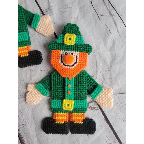 Vintage Plastic Canvas St Patrick’s Day 3 Leprechaun 8inch Handmade - Picture 2 of 6